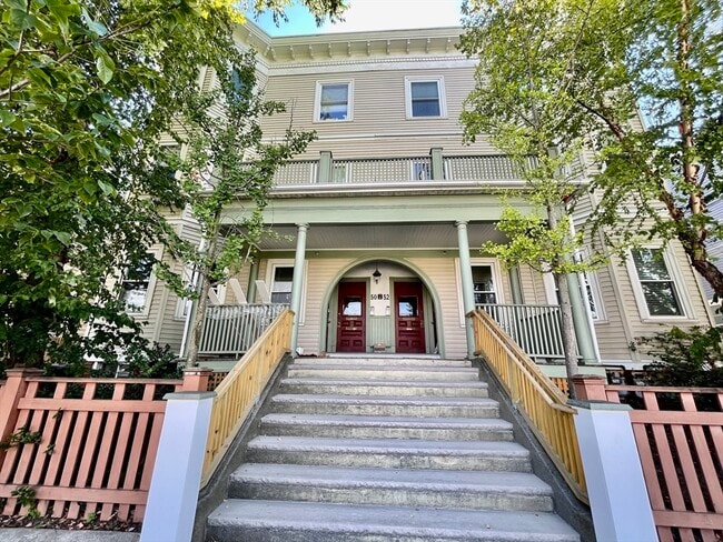 Photo - 52 Beacon St Unidad 2 Rental