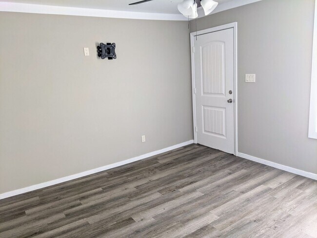 Photo - Newly Renovated 2 Bedroom, 1 Bath