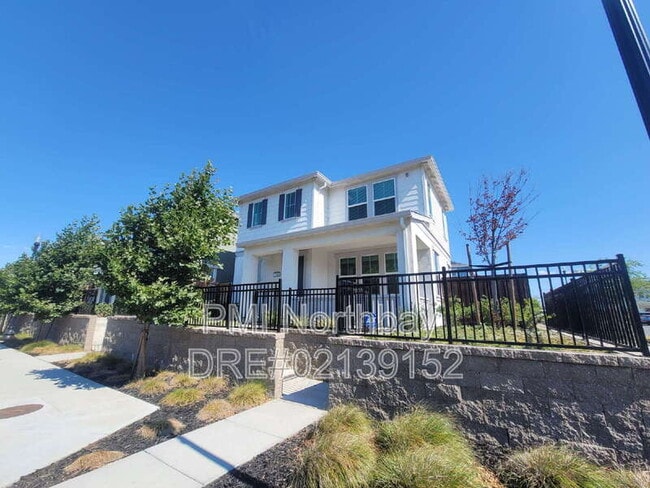 Building Photo - 109 Clownfish St