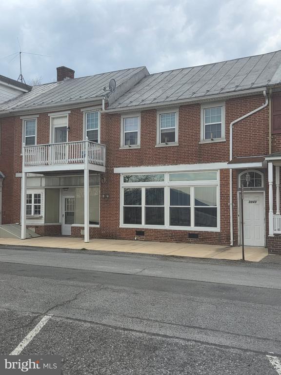 Photo - 304 N Front St