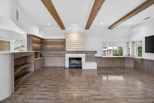 Photo - 935 Linda Flora Dr