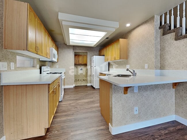 Photo - 8713 Sandringham Ave