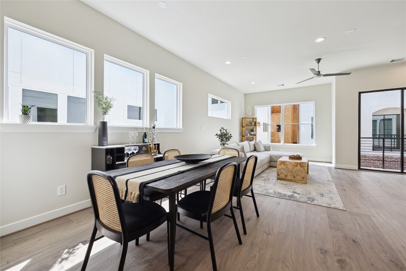 Photo - 137 Eastwood St