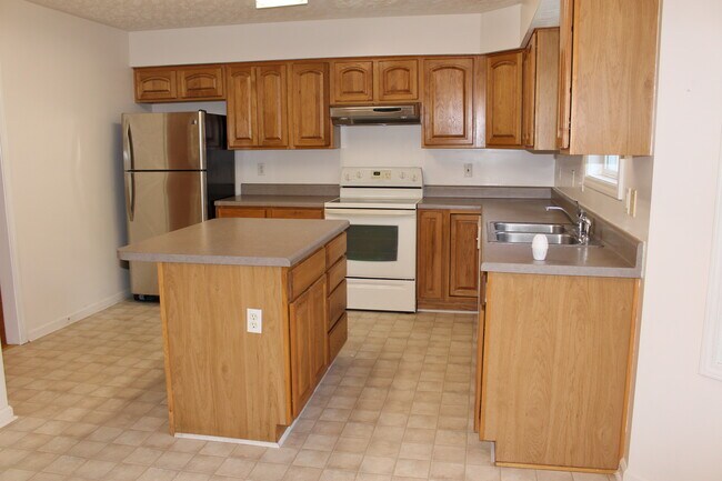 Photo - 1692 Oriole Dr