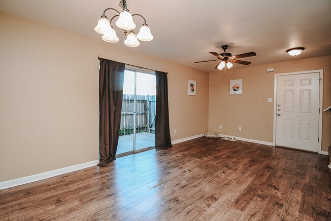Photo - 1913 Melrose Ave Unit Apt B