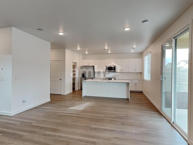 Photo - 9724 W Parkway Dr