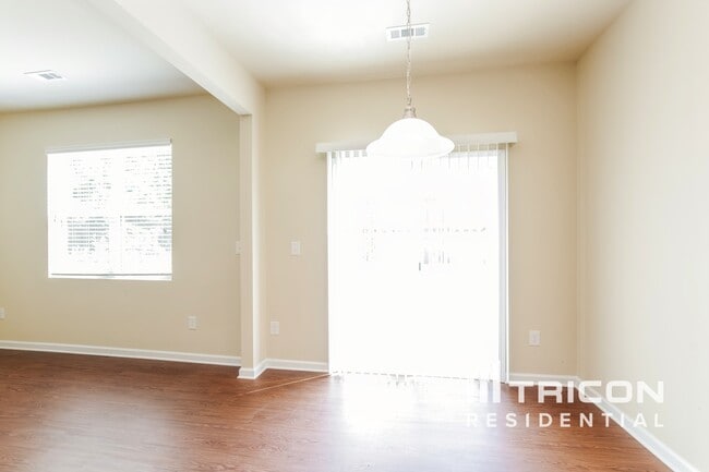 Photo - 2058 Aragon Lane