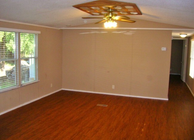 Photo - 1804 Fox Foot