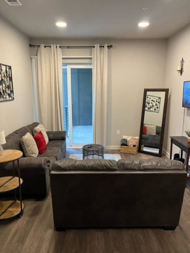 Photo - 1001 W Rosedale St Apartment Unit ID1060811P