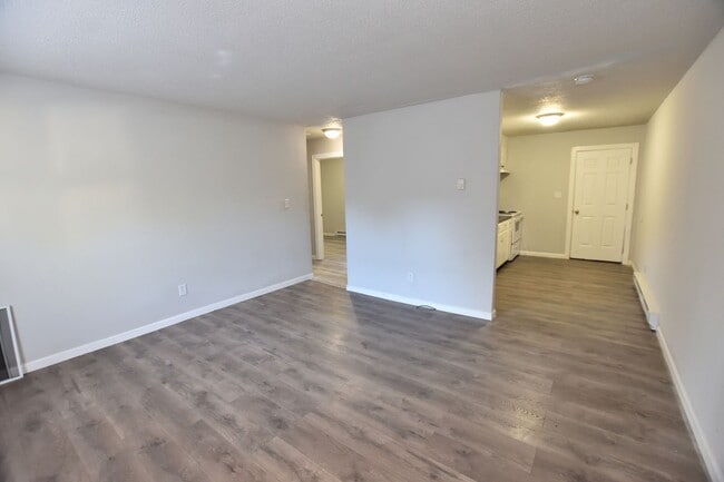 Photo - 1607 Charter Dr