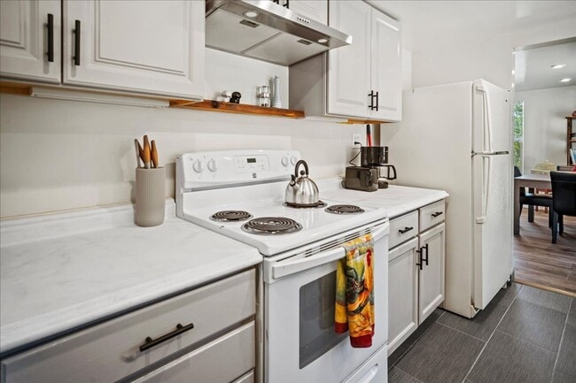 Photo - 273 W Carmel Valley Rd Unit B