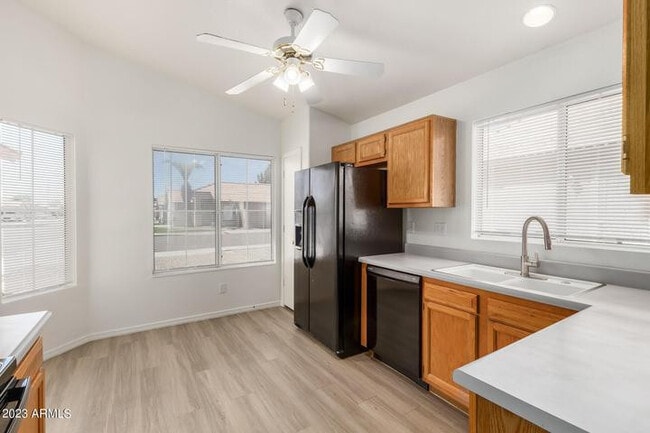 Photo - 455 N Williams St