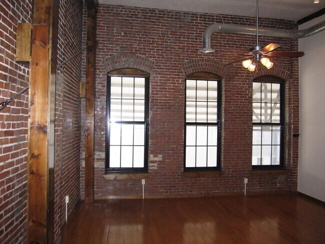 Photo - Stove Works Lofts 206 Unidad SW 206
