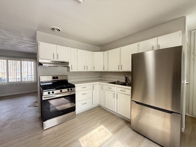 Photo - 814 Taylor St