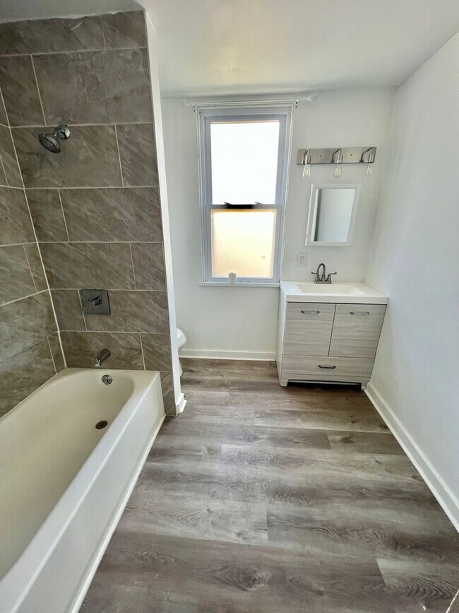 Photo - 3026 Glen Mawr Street Unit 2