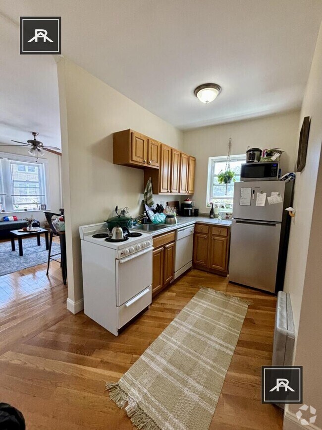 Building Photo - 1 bedroom in Brighton MA 02135 Unit 4 Rental