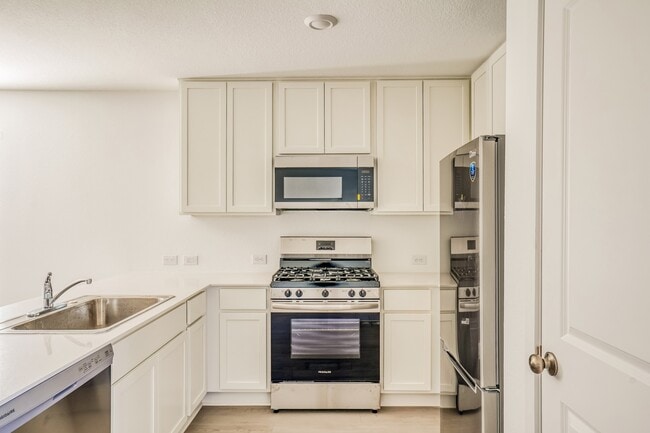 Photo - 732 Magnolia Creek Dr