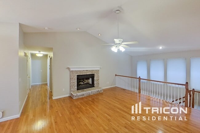 Photo - 935 Squirrels Nest Ct