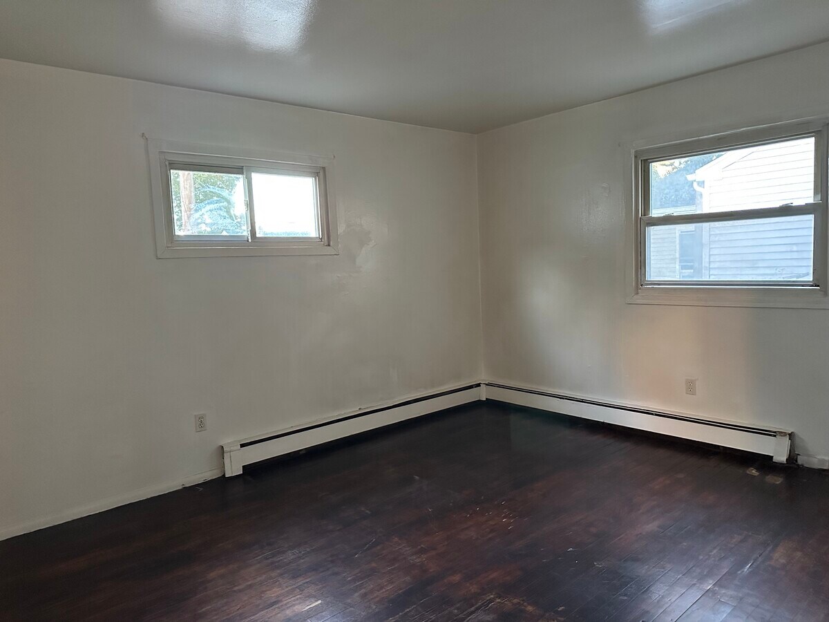 Photo - 606 Maple St