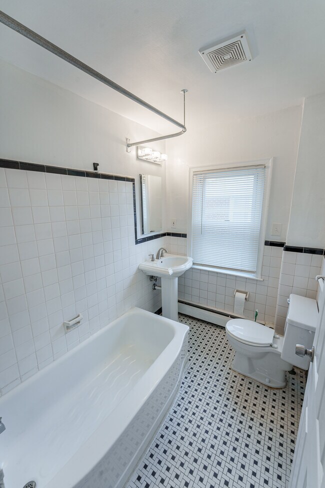 Photo - 1035 Cobbs St