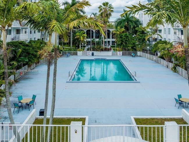 Photo - 496 NW 165th St Unidad D-412