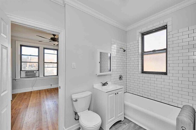 Photo - 5461 S Everett Ave Unit 3A