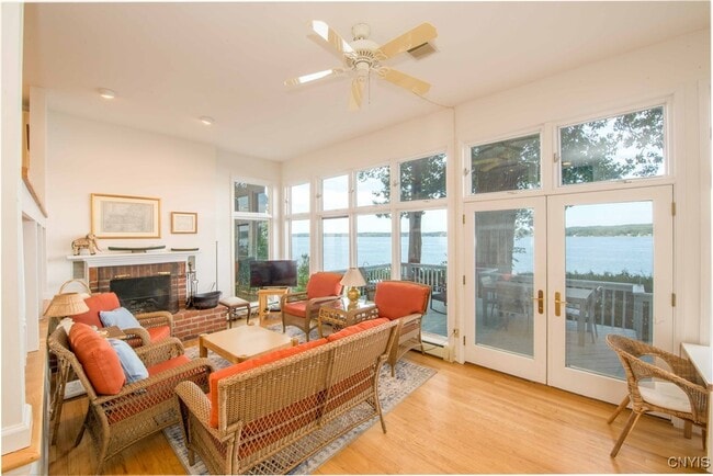 Photo - 1258 Greenfield Ln
