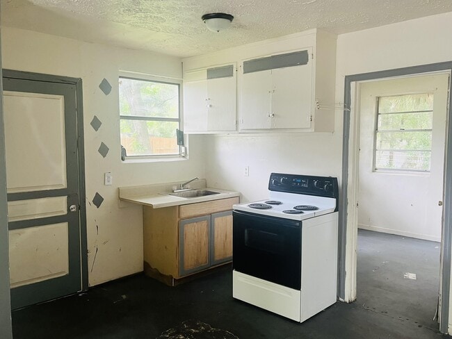 Photo - 2120 Pullman Ave