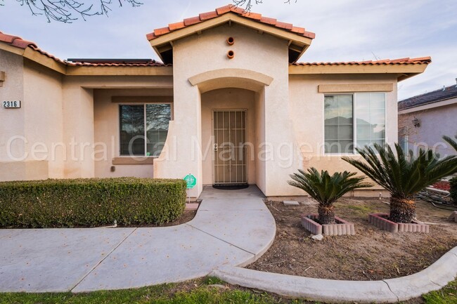 Photo - 4 Bedroom/2 Bath Home with solar in Desire...