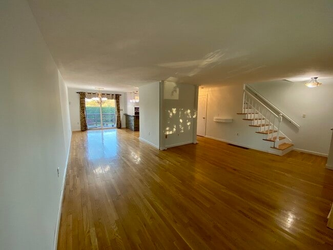 Photo - C3 Franklin Square Unit 3