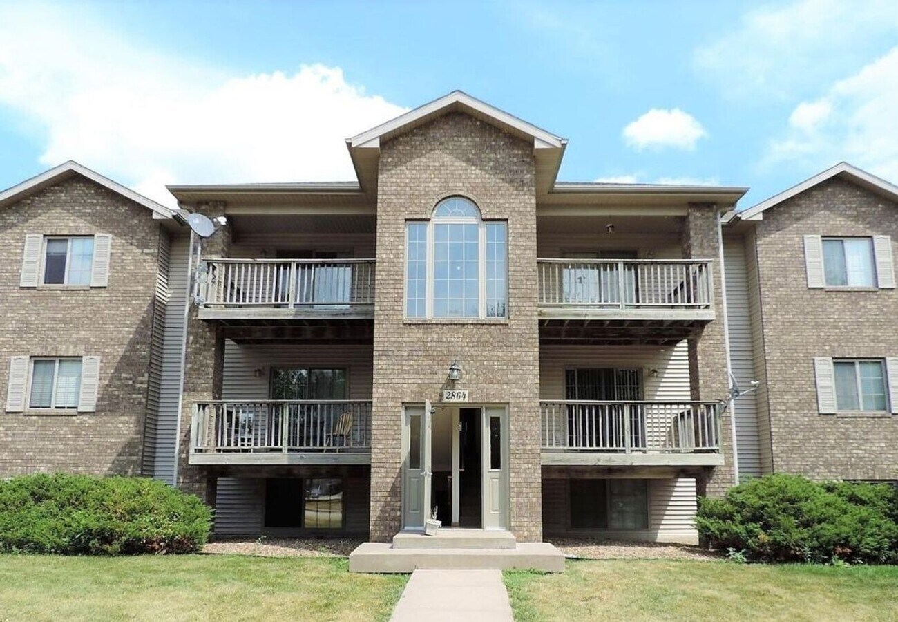 Incredible Location - 2 Bedroom Apartments in Coralville - Incredible Location - 2 Bedroom Apartments in Coralville