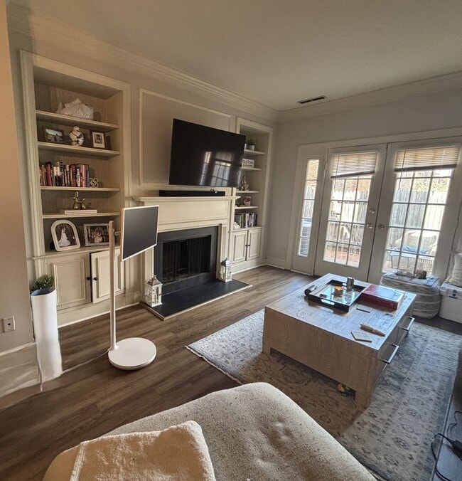 Photo - 211 Oronoco St