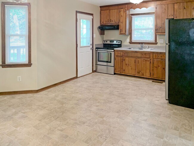 Photo - Beautiful 4 Bedroom, 2 Bathroom Cape in Ch...