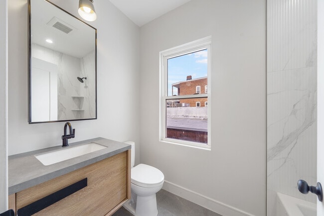 Photo - 114 Center St