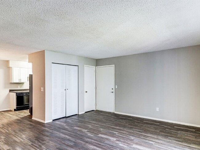 Hardwood-Style Plank Flooring - Quail Hollow Apartments