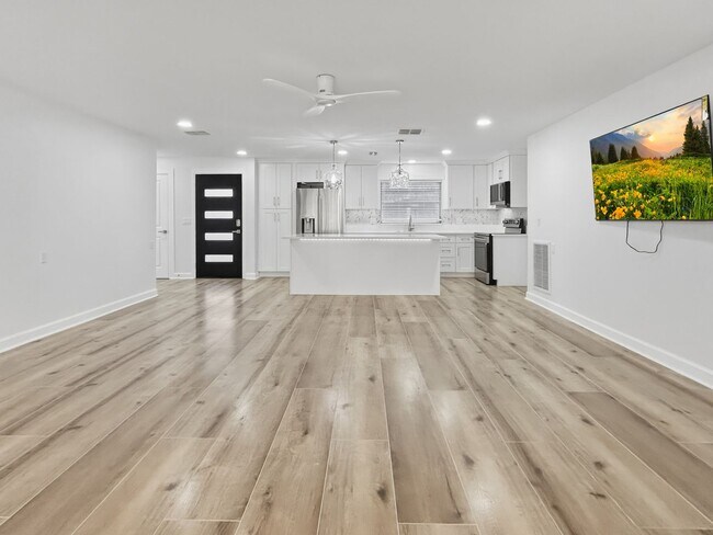 Photo - Amazing Indian Rocks Beach Waterfront Rental – Dock, Boat Lift & Garage! 3bed | 2bath