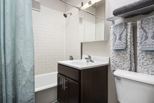 Photo - Reside at 823