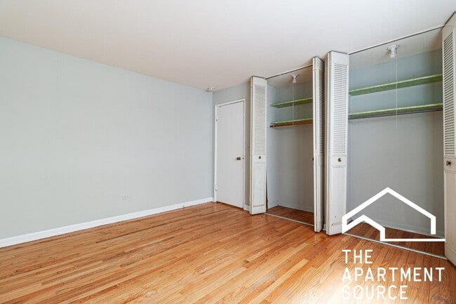 Photo - 512 W Briar Pl Unit 2