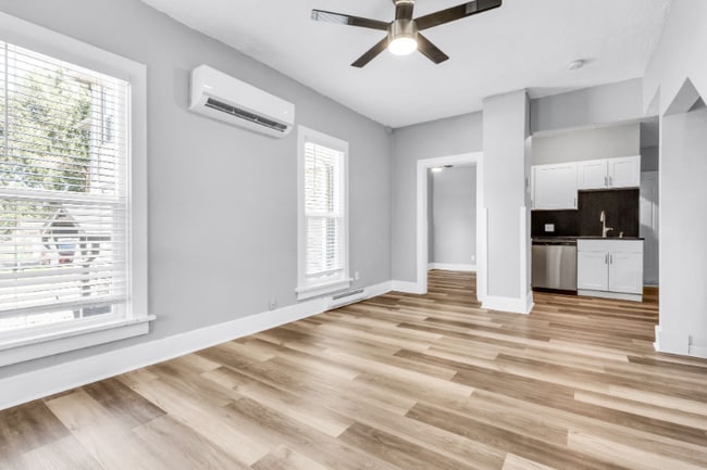 Building Photo - 1213 12th St Rental