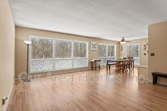 Photo - 4850 McAllister Ave NE