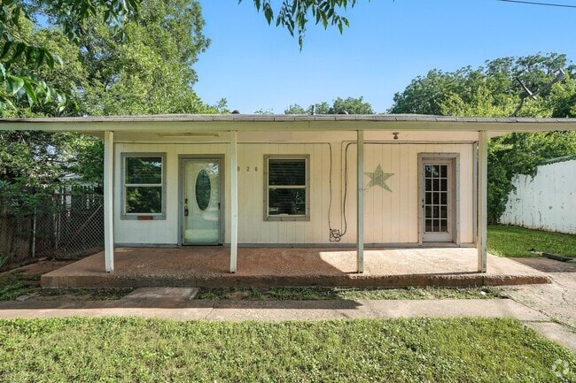 Building Photo - 2926 S 5th St Rental