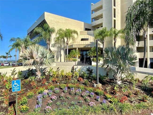 5915 Sea Ranch Dr Unidad 509
