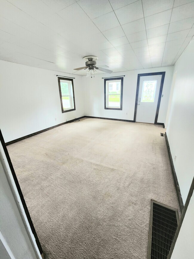 Main floor - living room - 110 W Short St