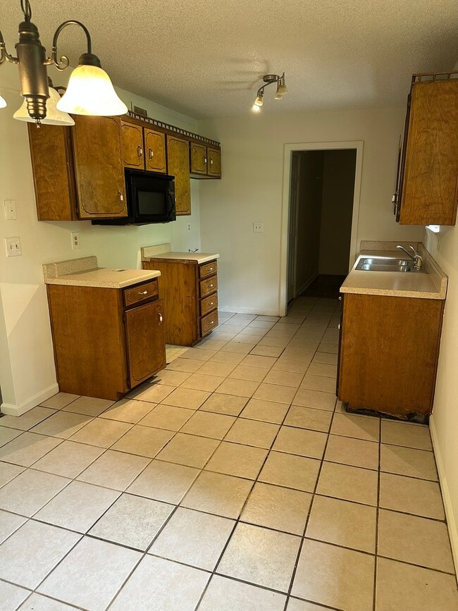 Photo - 73 Lavaughn Dr