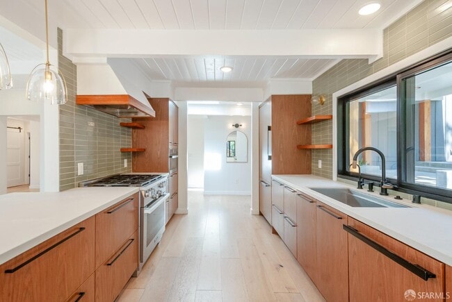 Photo - 800 Mariposa Rd