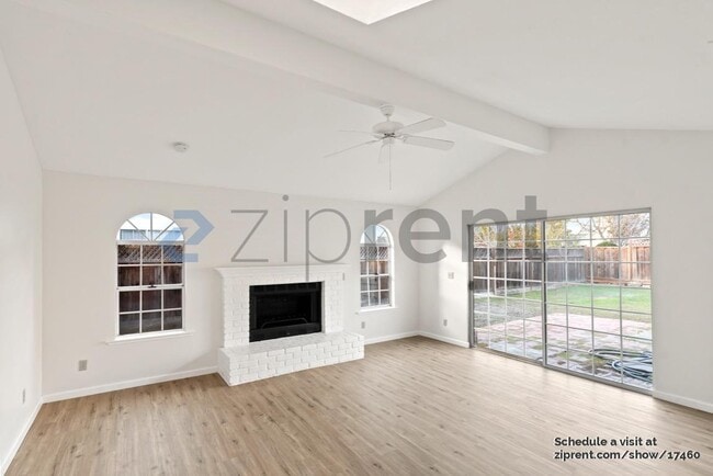 Photo - 39986 Barbara St