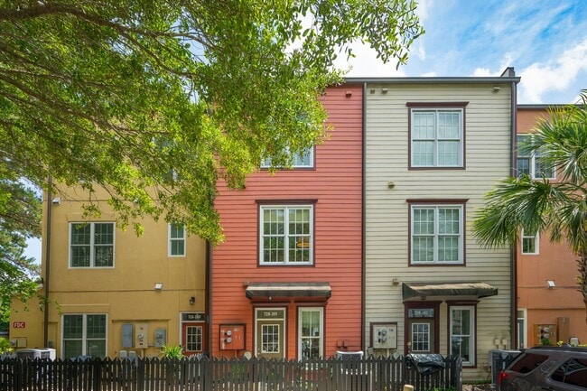Photo - Fully Furnished 2BR Condo with Designer To...