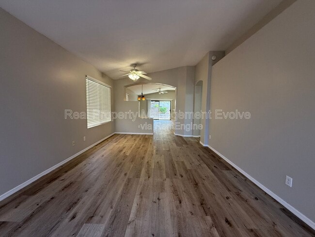 Photo - 1516 E Bowker St