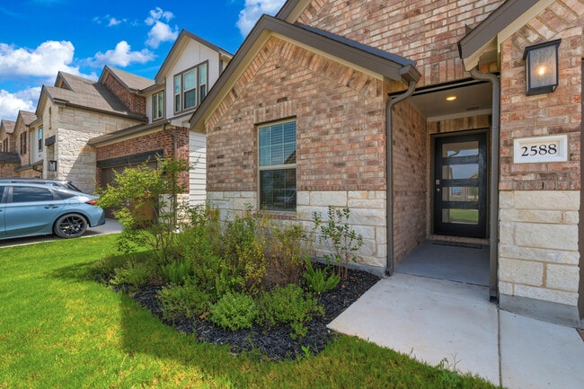 Bright 3-Bed Home with Island Kitchen, Private Patio, and Fenced Yard in New Braunfels
