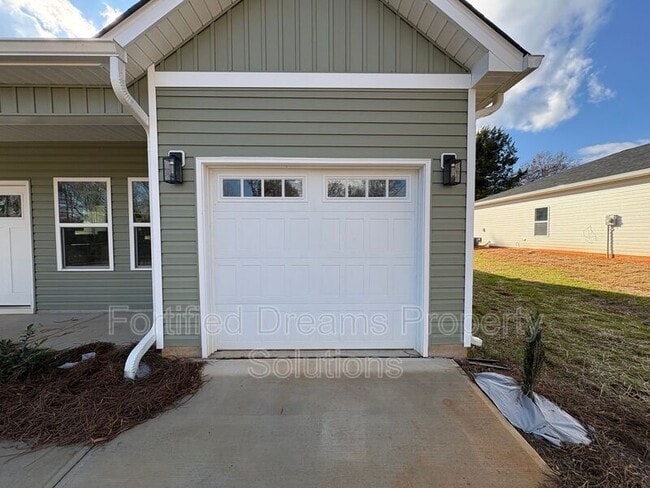 Photo - 3121 Chapel St